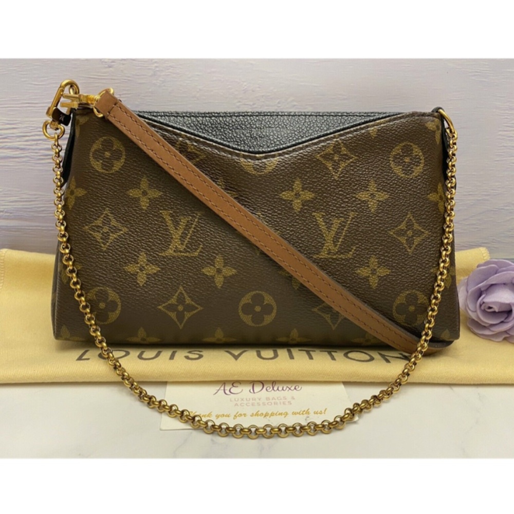 ❤️SOLD❤️ Pallas Noir/Black Chain Clutch (CA1106)